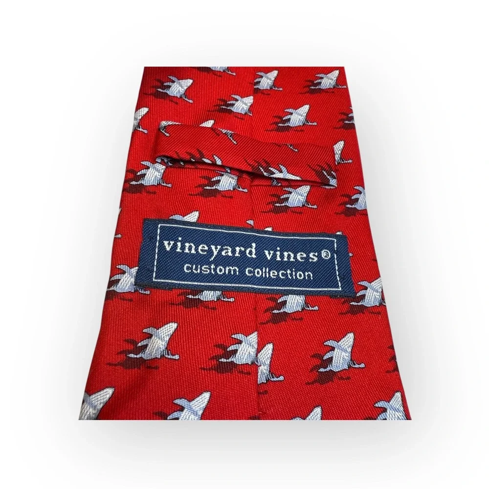 Vineyard Vines Custom Collection Red Shark‎ Print Silk Blend Necktie